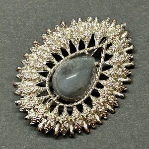 Sarah Coventry Granada Teardrop Brooch